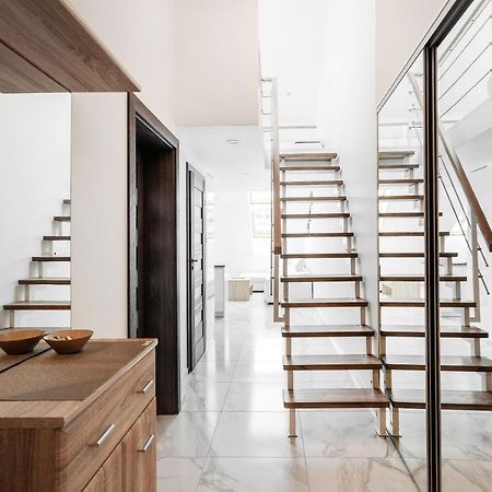 Luxurious Kaunas Basilica Apartment In Old Town By Urban Rent Bagian luar foto