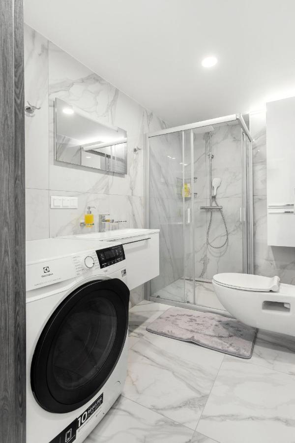 Luxurious Kaunas Basilica Apartment In Old Town By Urban Rent Bagian luar foto