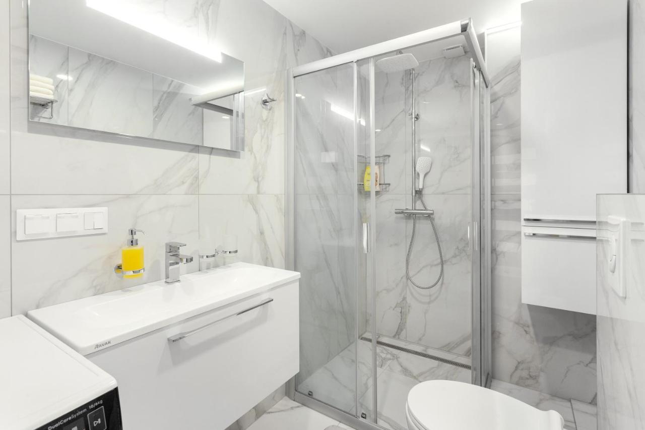 Luxurious Kaunas Basilica Apartment In Old Town By Urban Rent Bagian luar foto