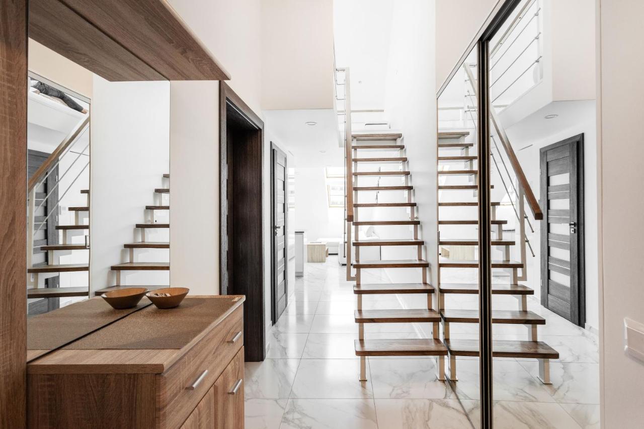 Luxurious Kaunas Basilica Apartment In Old Town By Urban Rent Bagian luar foto