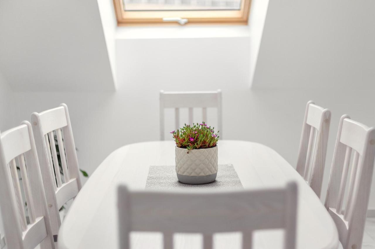Luxurious Kaunas Basilica Apartment In Old Town By Urban Rent Bagian luar foto