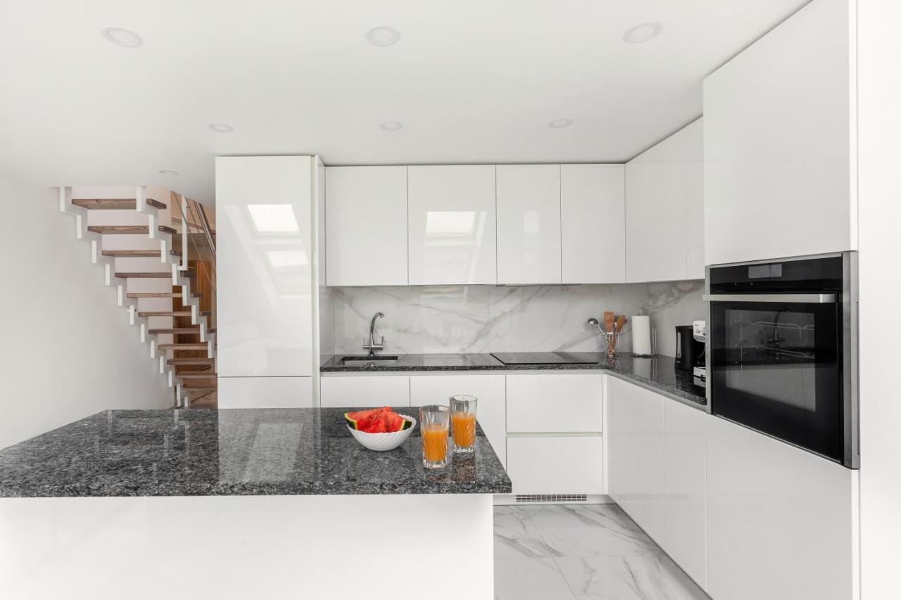 Luxurious Kaunas Basilica Apartment In Old Town By Urban Rent Bagian luar foto