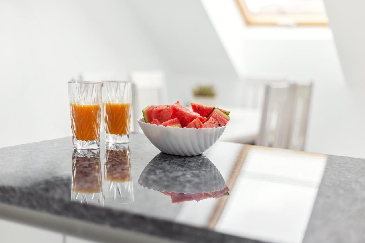 Luxurious Kaunas Basilica Apartment In Old Town By Urban Rent Bagian luar foto