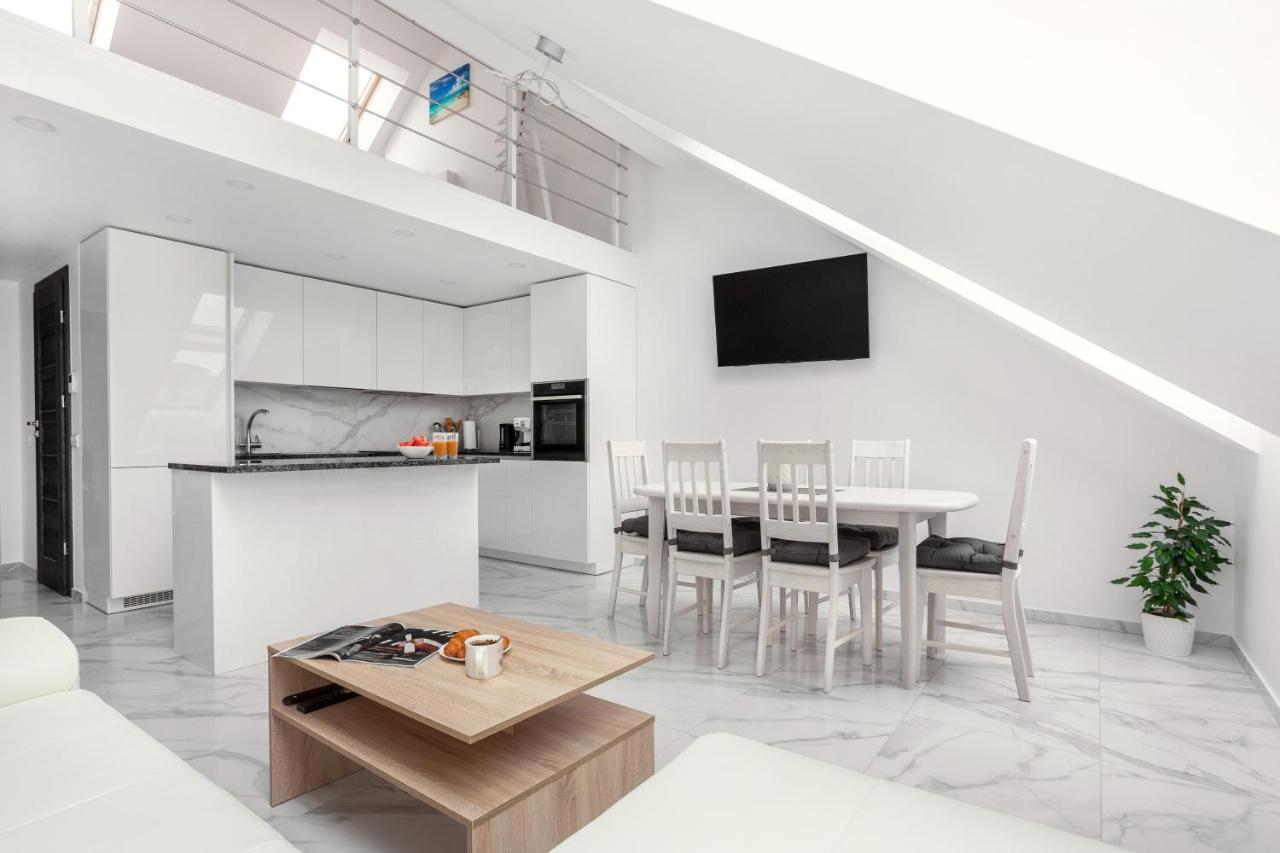 Luxurious Kaunas Basilica Apartment In Old Town By Urban Rent Bagian luar foto